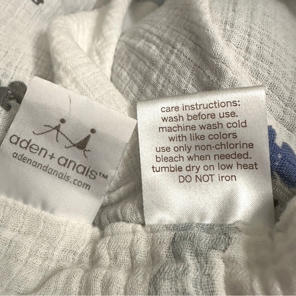 Aden + Anais muslin swaddle blanket - Picture 4 of 4